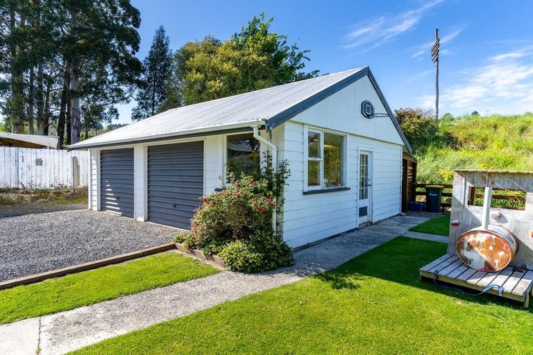 Photo of property in 264 Gladstone Road North, Mosgiel, 9092