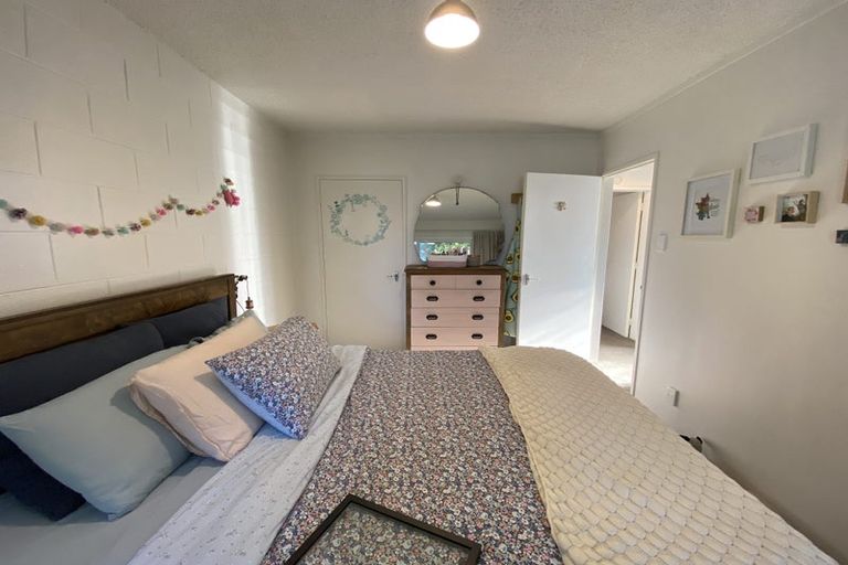 Photo of property in 2/219 Grant Road, Thorndon, Wellington, 6011