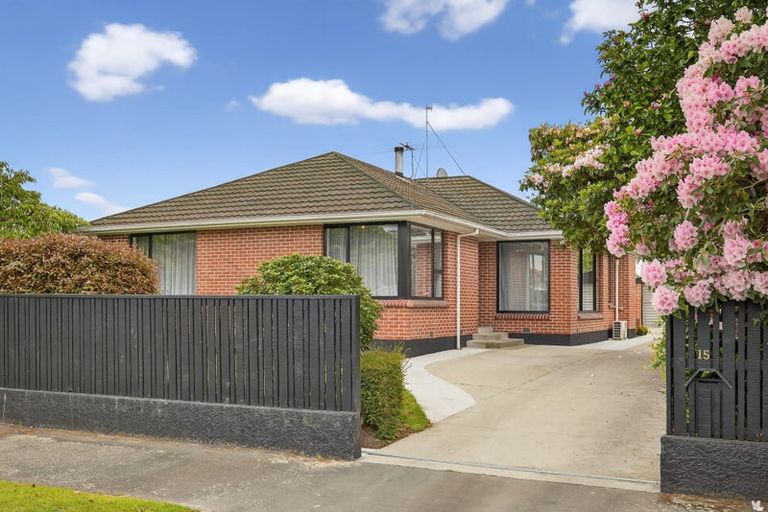 Photo of property in 15 Oakfield Street, Burnside, Christchurch, 8053