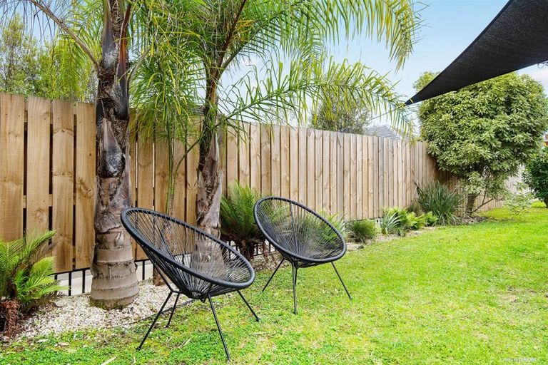 Photo of property in 82 Kervil Avenue, Te Atatu Peninsula, Auckland, 0610