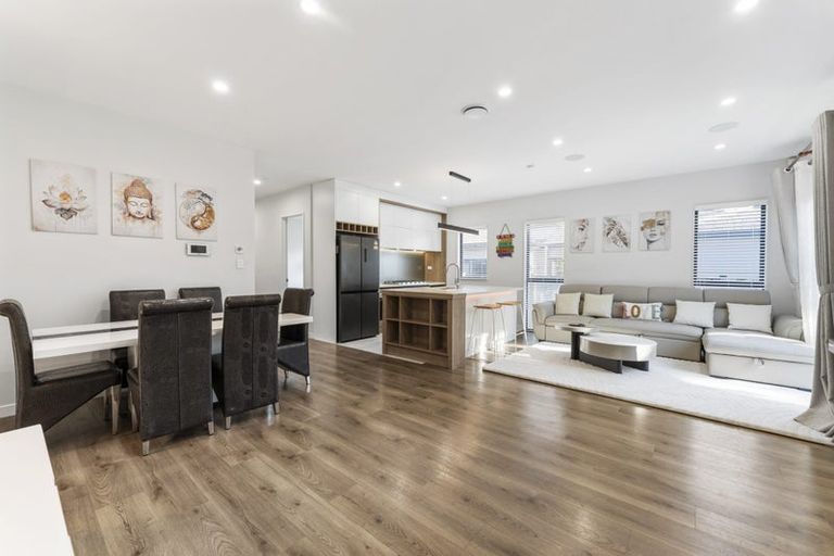 Photo of property in 33 Farranfore Road, Opaheke, Papakura, 2113