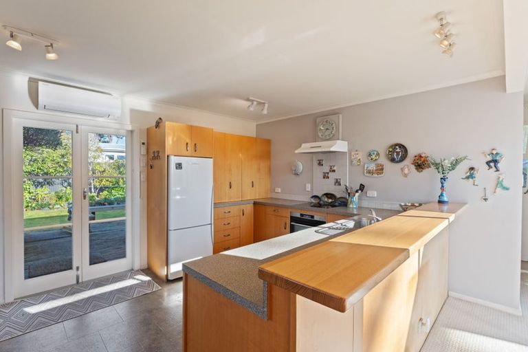 Photo of property in 38 Queens Road, Waikanae Beach, Waikanae, 5036