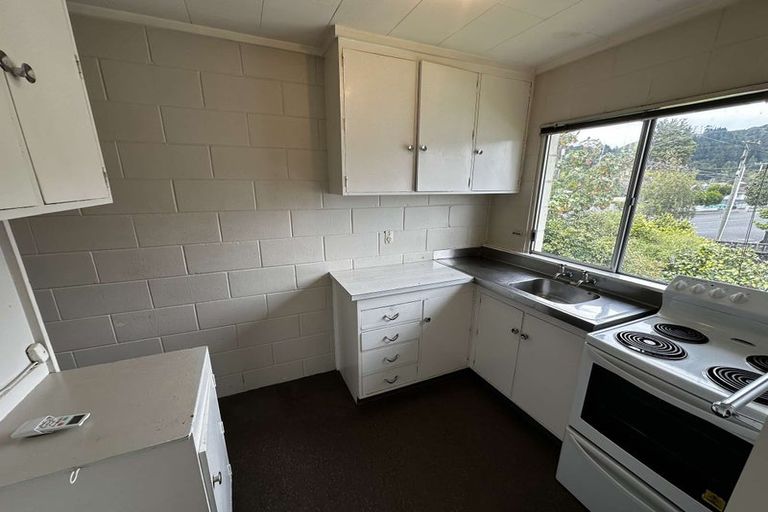 Photo of property in 3/12a Wood Street, Wallaceville, Upper Hutt, 5018