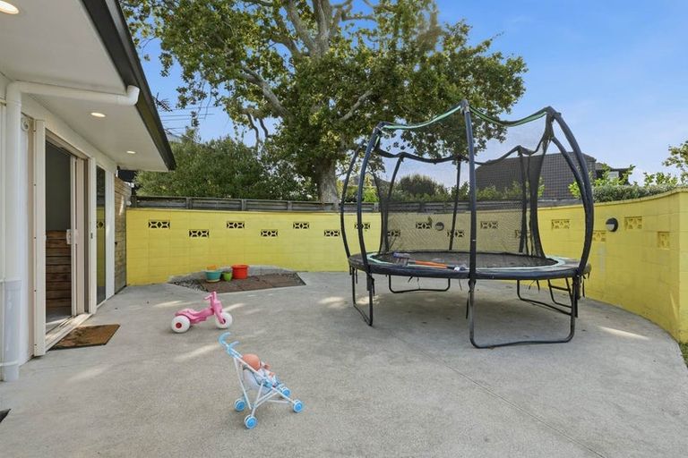 Photo of property in 6 Fratley Avenue, Farm Cove, Auckland, 2012