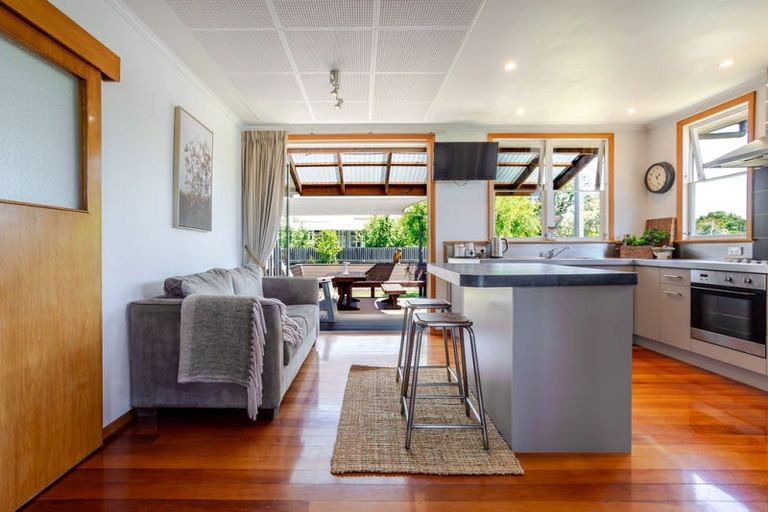 Photo of property in 5 Chamberlain Street, Dannevirke, 4930