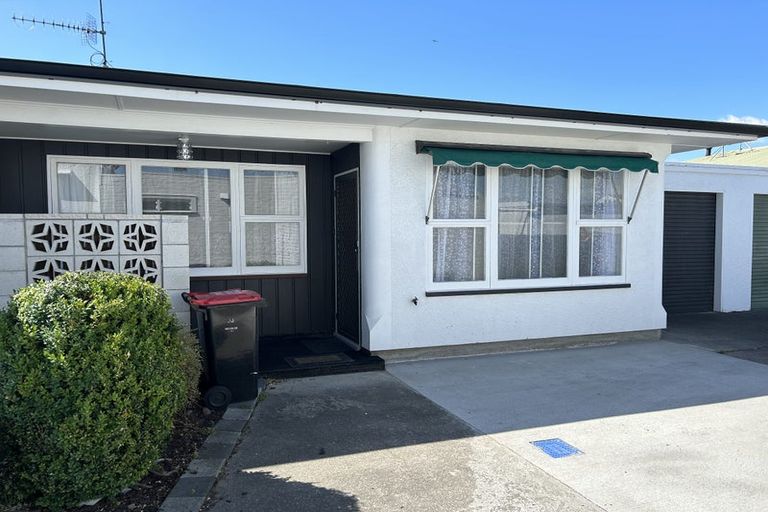 Photo of property in 2/204 Lyndon Road West, Hastings, 4122