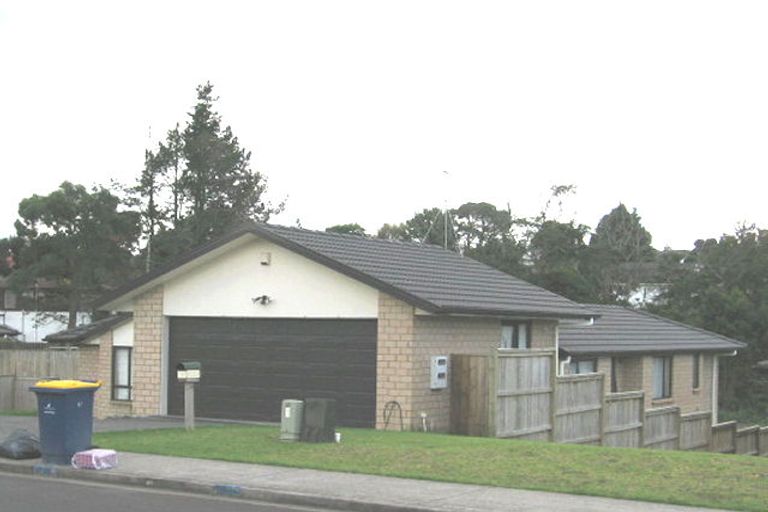 Photo of property in 17 Jadewynn Drive, Massey, Auckland, 0614