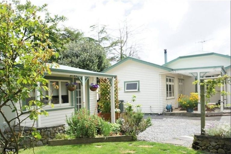Photo of property in 20 Weraroa Road, Levin, 5510
