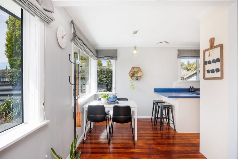 Photo of property in 2 Belfast Place, Roslyn, Palmerston North, 4414