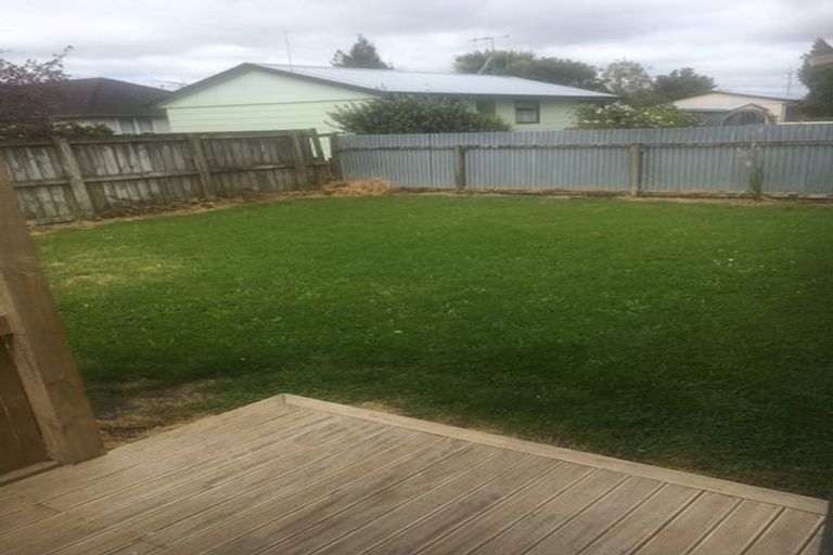 Photo of property in 4 Douglas Crescent, Fairfield, Hamilton, 3214