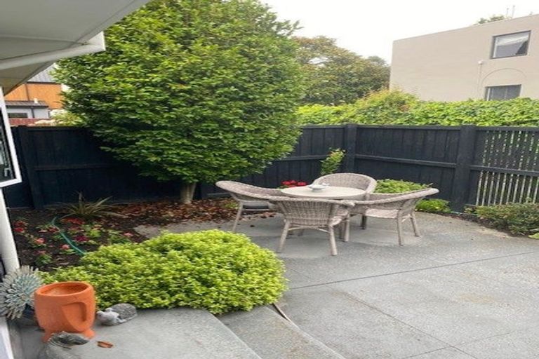 Photo of property in 2/19 Hewitts Road, Merivale, Christchurch, 8014