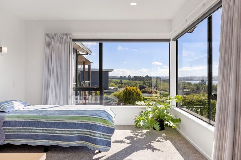 Photo of property in 1 Scenic Heights, Acacia Bay, Taupo, 3330