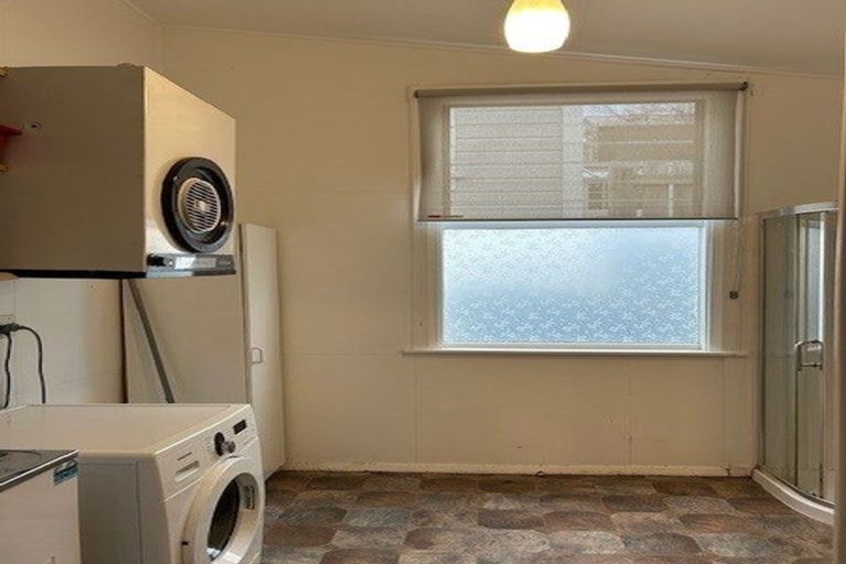 Photo of property in 2 Stanley Street, Berhampore, Wellington, 6023