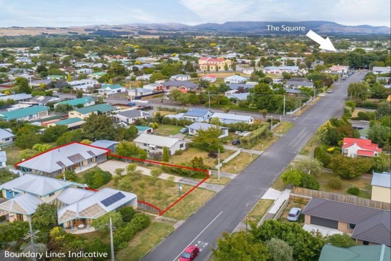 Photo of property in 22 Cambridge Road, Martinborough, 5711