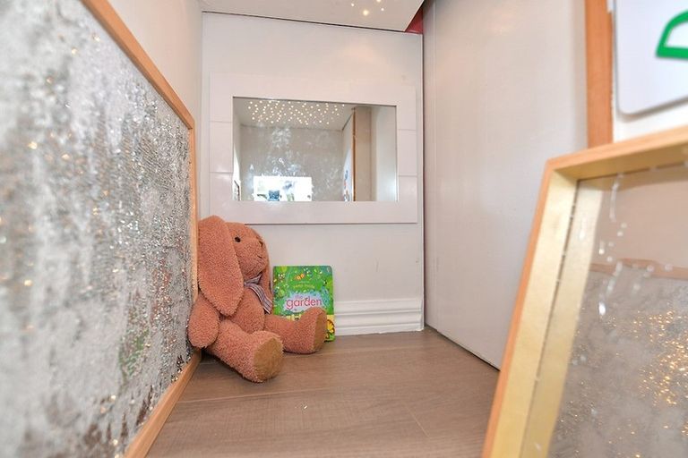 Photo of property in 129 Awaroa Road, Helensville, 0800