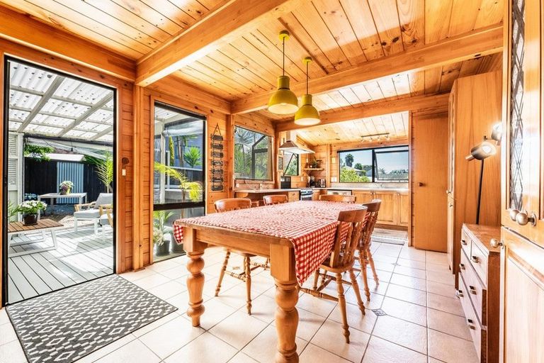 Photo of property in 8 Zealandia Road, Manly, Whangaparaoa, 0930