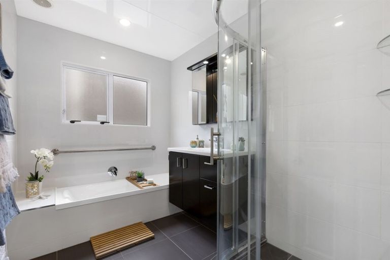 Photo of property in 44 Sailmaker Close, Whitby, Porirua, 5024