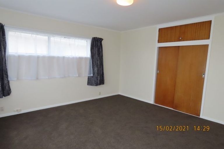 Photo of property in 8 Bodi Place, Te Atatu South, Auckland, 0610