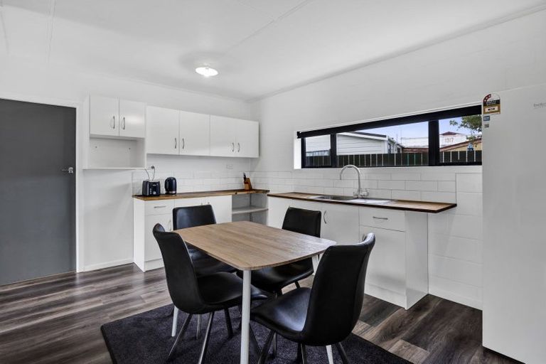 Photo of property in 35 Collins Street, Hawera, 4610