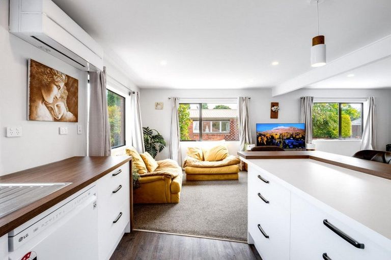 Photo of property in 103 Grimseys Road, Redwood, Christchurch, 8051