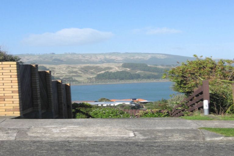 Photo of property in 17 Pennant Grove, Titahi Bay, Porirua, 5022