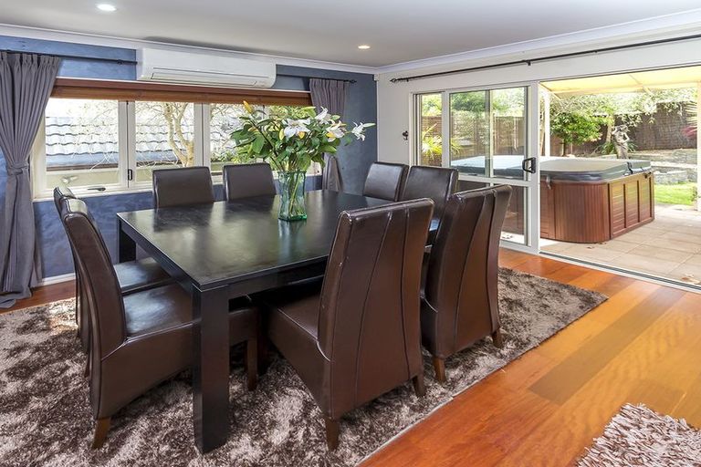 Photo of property in 16 Brooke Ridge Rise, East Tamaki Heights, Auckland, 2016