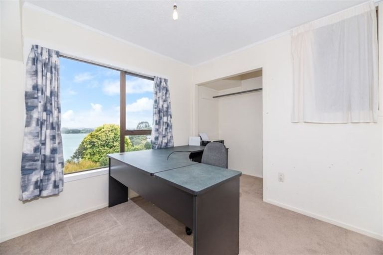 Photo of property in 2/41 Telstar Place, Beach Haven, Auckland, 0626