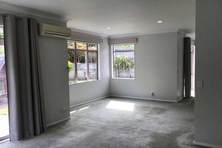 Photo of property in 3 Chippenham Grove, Churton Park, Wellington, 6037