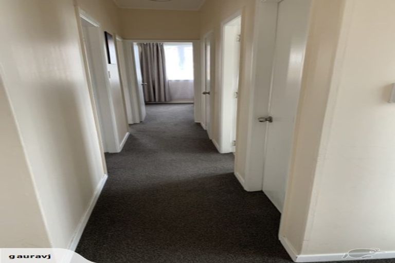 Photo of property in 28 Davidson Crescent, Tawa, Wellington, 5028