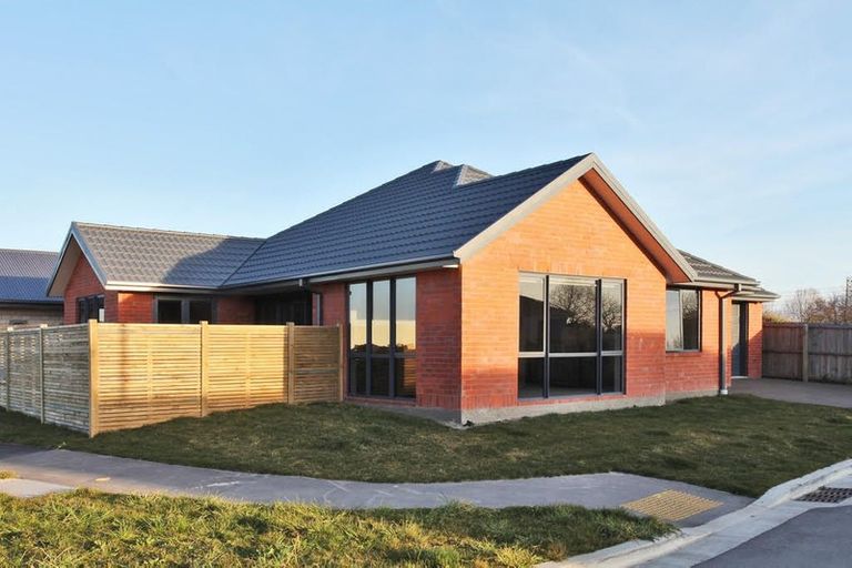 Photo of property in 43 Carradale Avenue, Broomfield, Christchurch, 8042