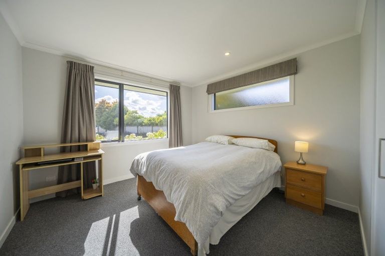 Photo of property in 60 Lawson Burrows Crescent, Te Anau, 9600