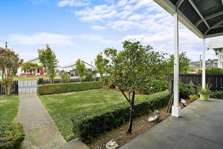 Photo of property in 44 Hargest Crescent, Saint Kilda, Dunedin, 9012