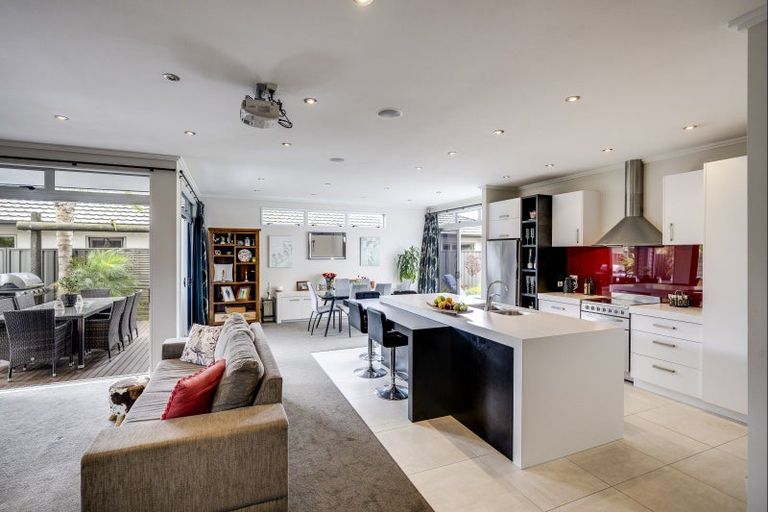 Photo of property in 11 Tasman Drive, Poraiti, Napier, 4112