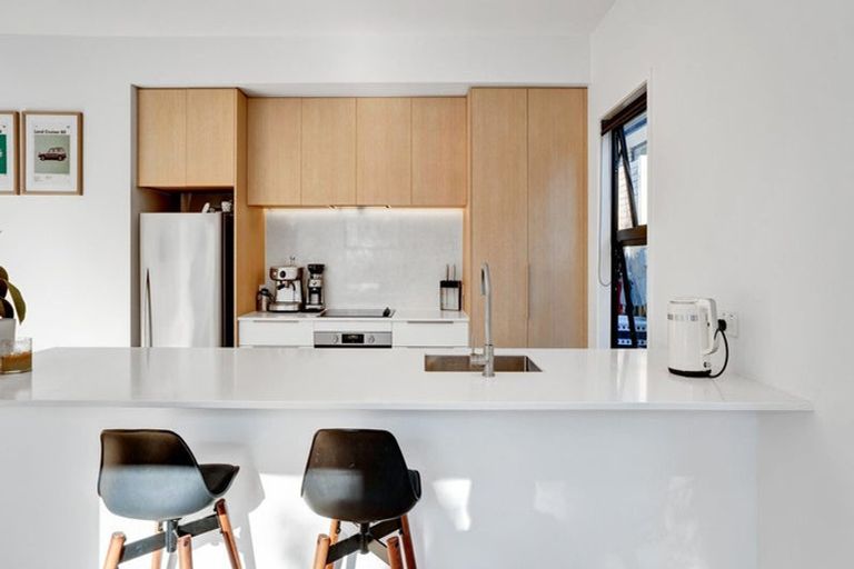 Photo of property in 7a Saxton Road, Upper Vogeltown, New Plymouth, 4310