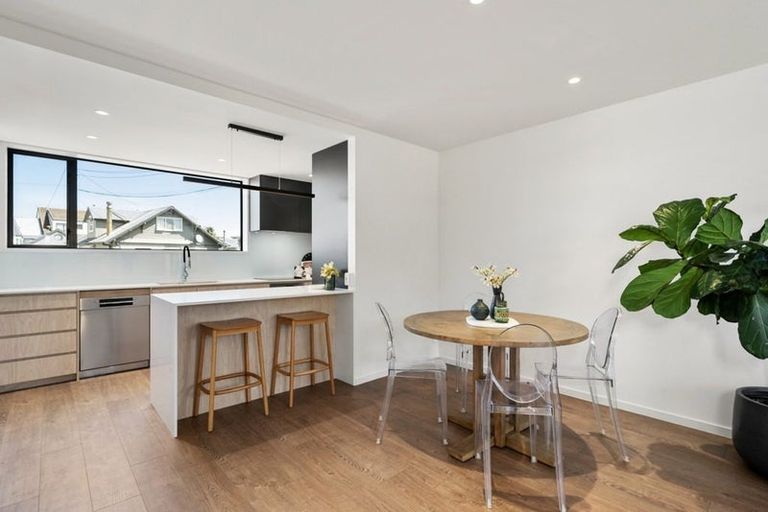 Photo of property in 96b Apu Crescent, Lyall Bay, Wellington, 6022