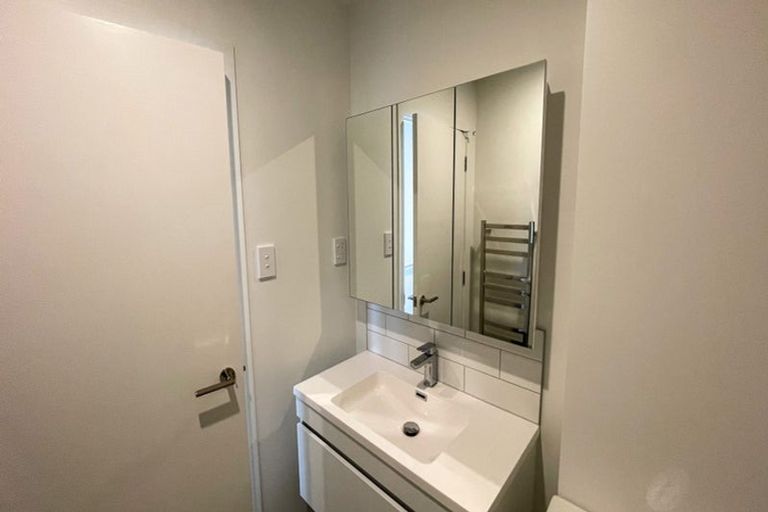 Photo of property in 11/5 Brandon Road, Glen Eden, Auckland, 0602