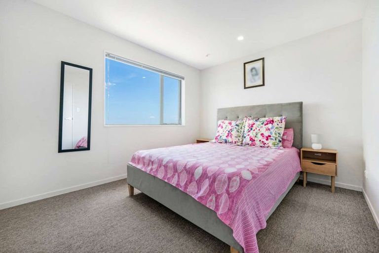 Photo of property in 11a Crestview Rise, Papakura, 2110