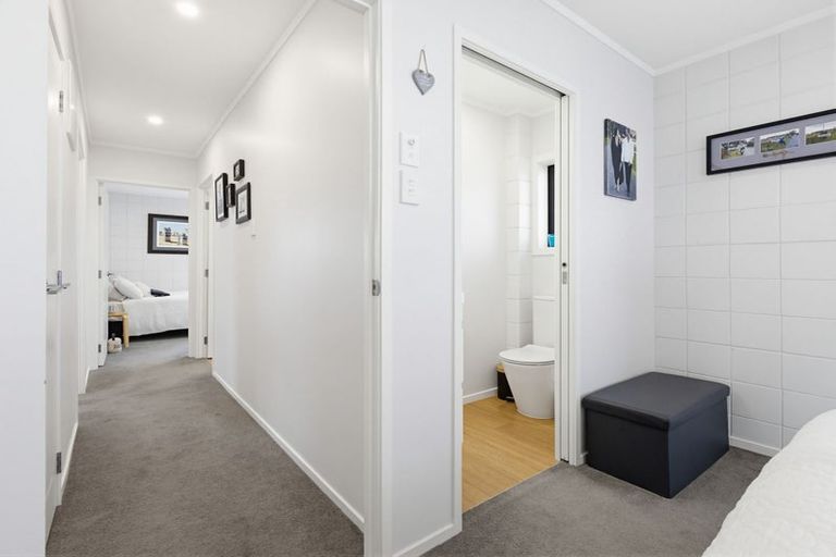 Photo of property in 1/15 Claresholm Place, Mangere Bridge, Auckland, 2022