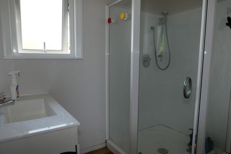 Photo of property in 12 Fitzpatrick Street, Newlands, Wellington, 6037