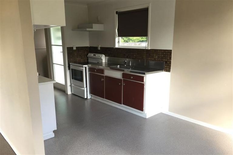 Photo of property in 76 Fitzwater Place, Henderson, Auckland, 0612