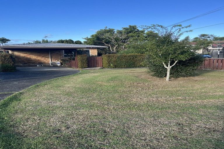 Photo of property in 1/24 Hillcrest Avenue, Hillcrest, Auckland, 0627