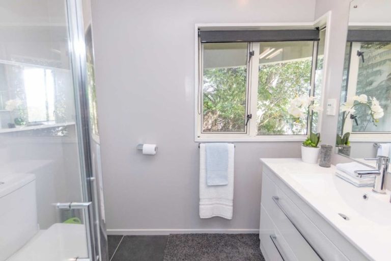 Photo of property in 1/15 Valley View, Mount Pleasant, Christchurch, 8081