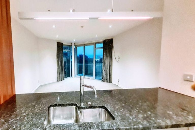 Photo of property in Piermont Apartments, 4i/82 Cable Street, Te Aro, Wellington, 6011