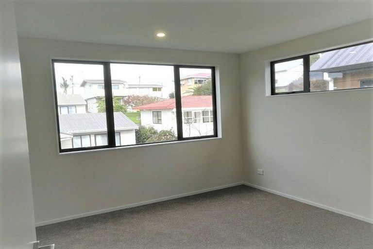 Photo of property in 70 Seafarer Crescent, Stanmore Bay, Whangaparaoa, 0932
