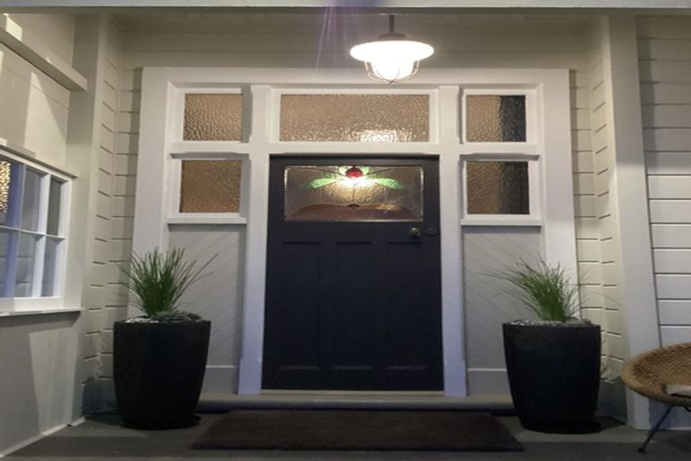 Photo of property in 16 Brewster Street, Bluff Hill, Napier, 4110