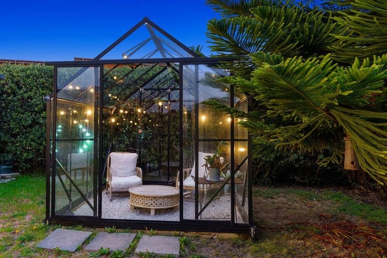 Photo of property in 11 Pharazyn Avenue, Waikanae Beach, Waikanae, 5036