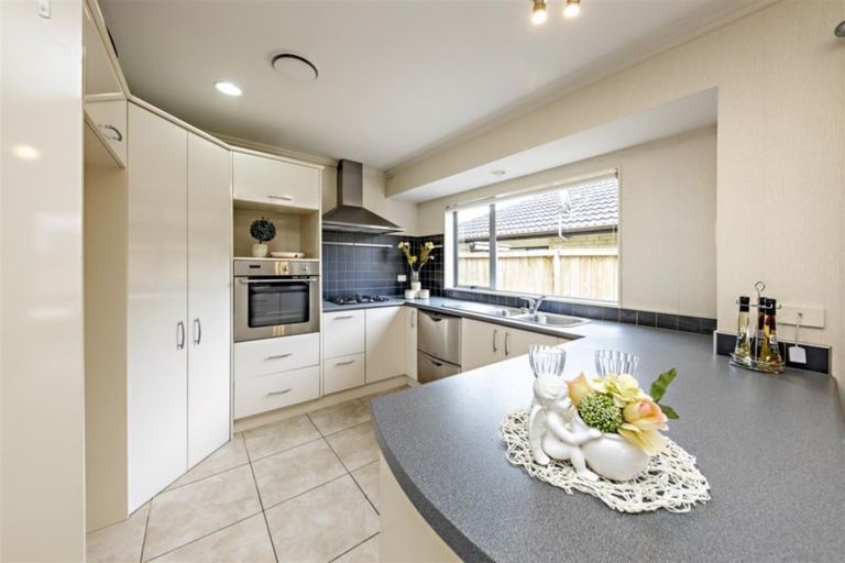 Photo of property in 15 William Woods Court, Flat Bush, Auckland, 2016