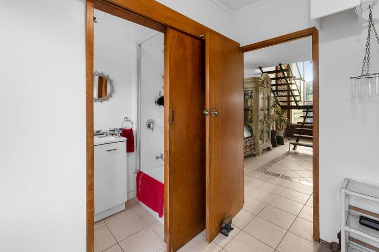 Photo of property in 192 Sturges Road, Henderson, Auckland, 0612