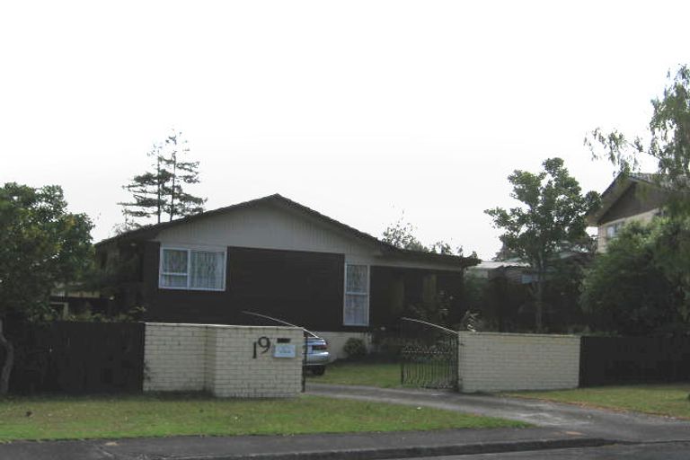 Photo of property in 19 Pankhurst Place, Sunnyvale, Auckland, 0612