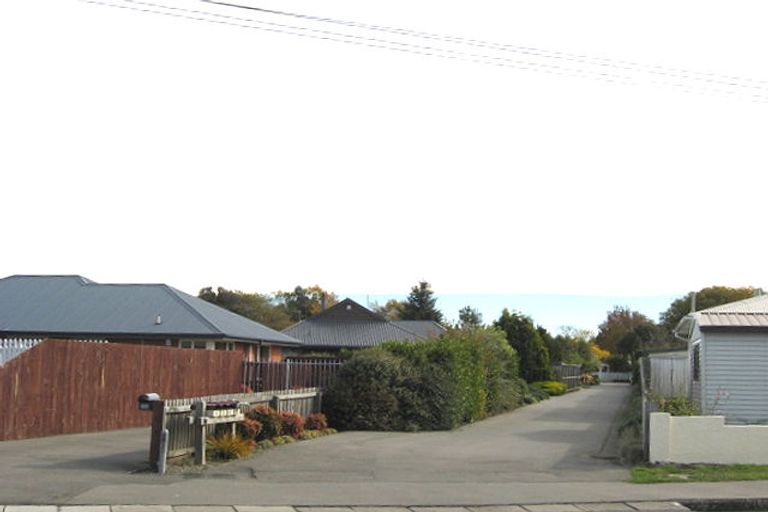 Photo of property in 50c Middlepark Road, Sockburn, Christchurch, 8042